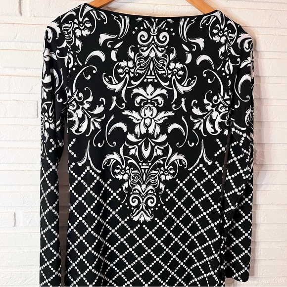 White House Black Market White and Black Scroll Pattern Jersey Dress, Size XS - Picture 4 of 8